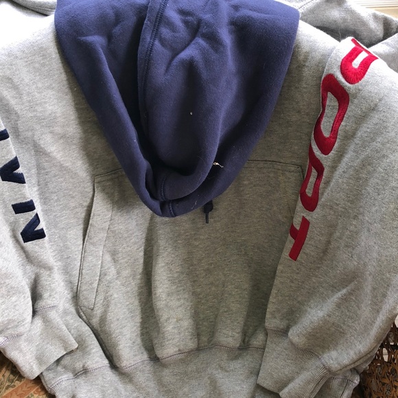 Nautical outerwear proportioned for a natural fit - Picture 2 of 2